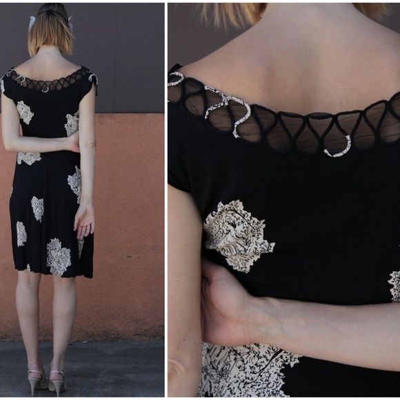 Vintage 1950s Day Dress with Illusion Neckline - Picture 3 of 5